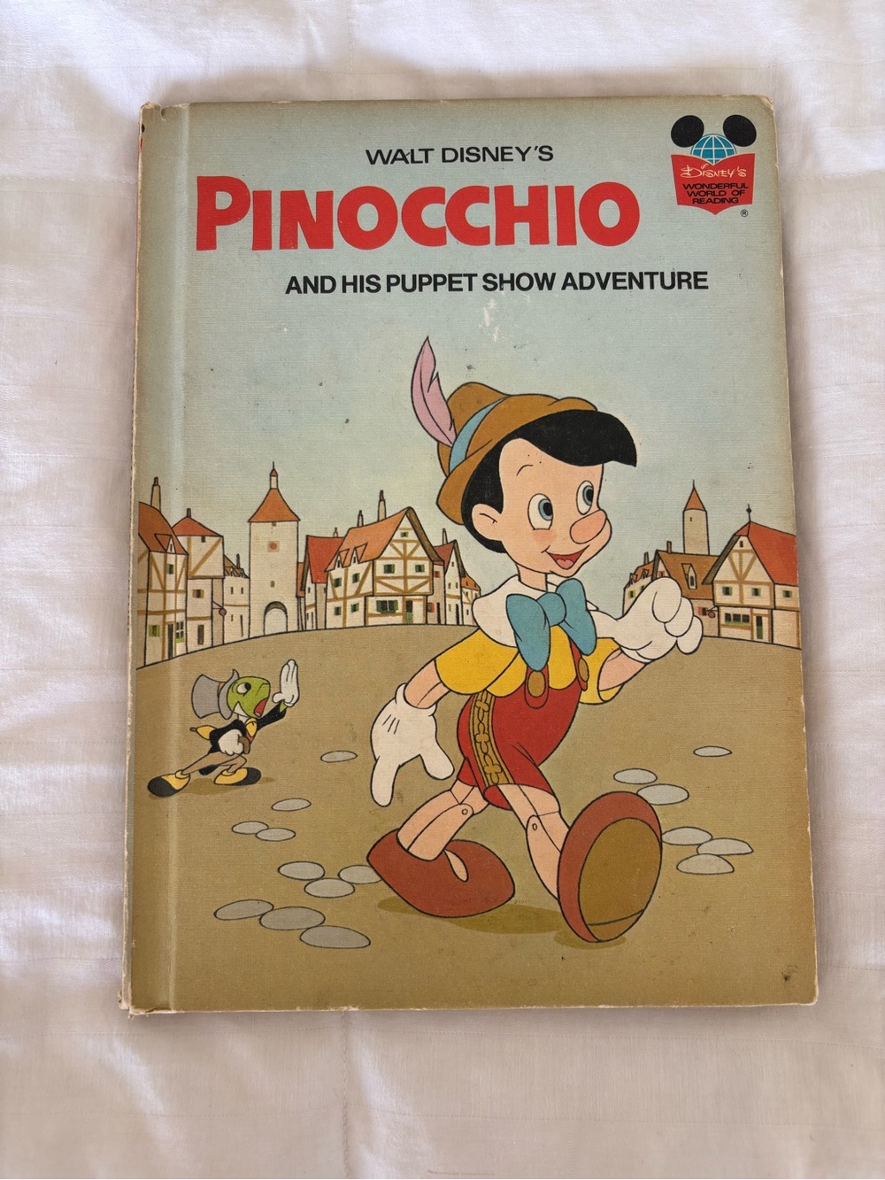 vintage 1973 Walt Disney's Pinocchio and His Puppet Show Adventure book